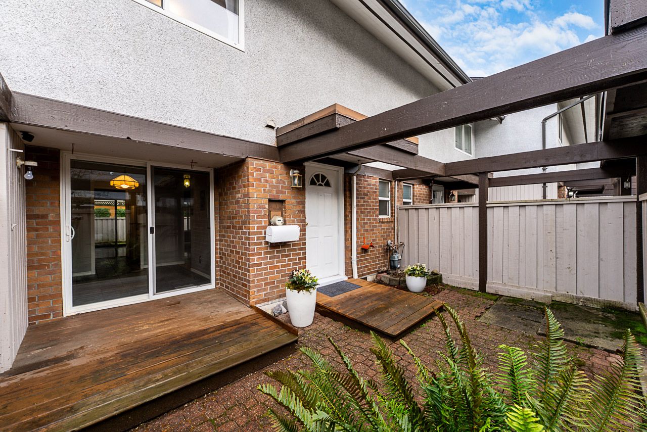 15- 3046 Coast Meridian Road - Photo 1
